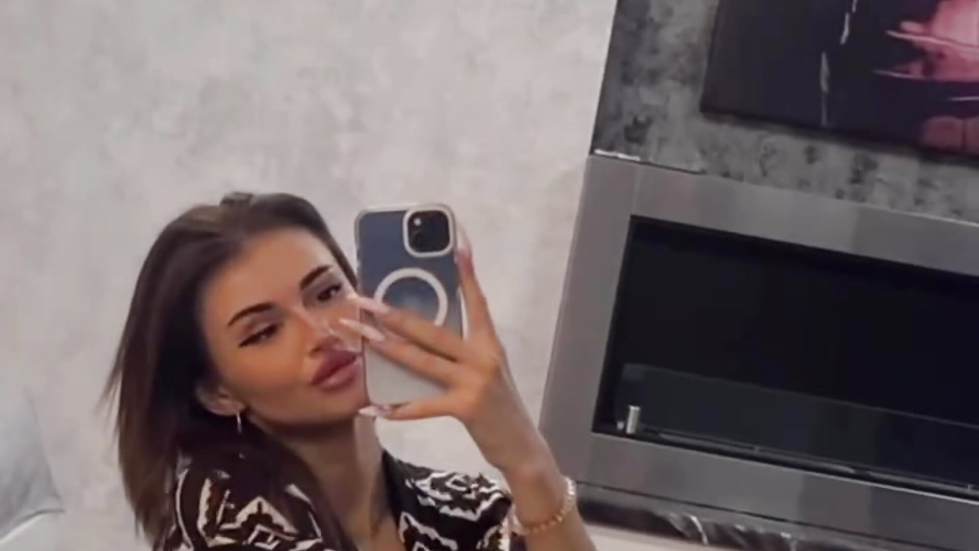 👀👀 - video by Sunshine_Li cam model