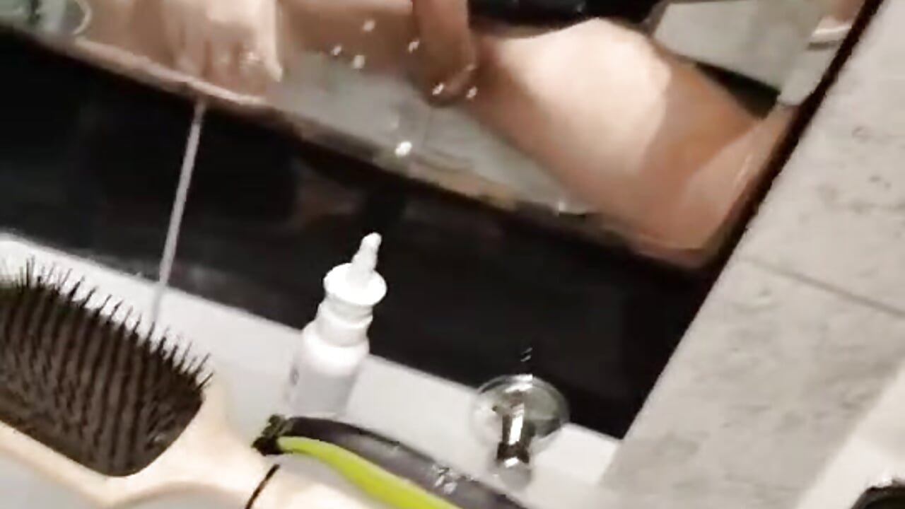 Hot bathroom video - video by Zakapiorek07 cam model