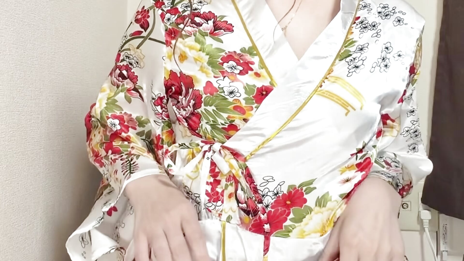 花魁えまが…脱ぎ脱ぎ…🙈💕///