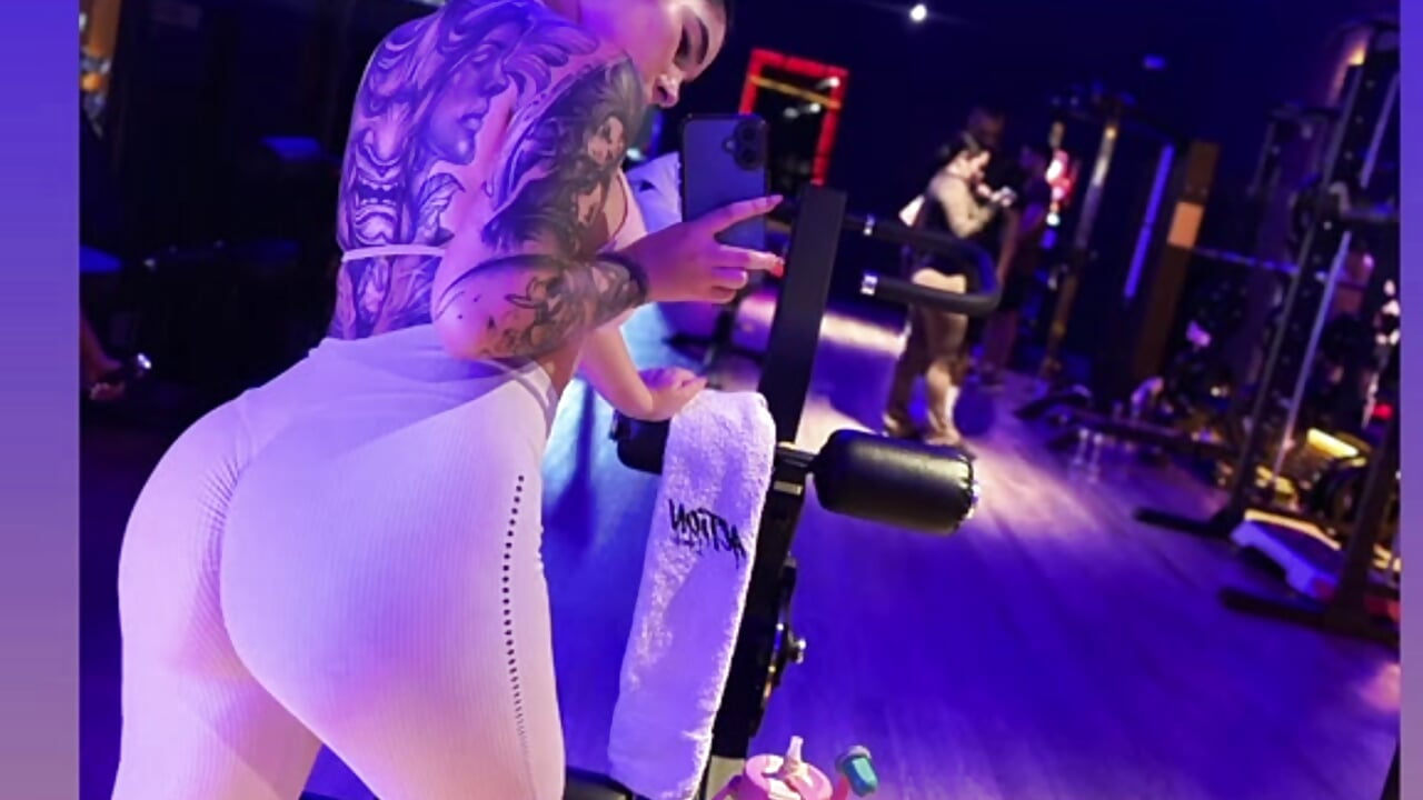 Who said the gym was boring? 🍑😍😈 - video by Amy_ruizz cam model