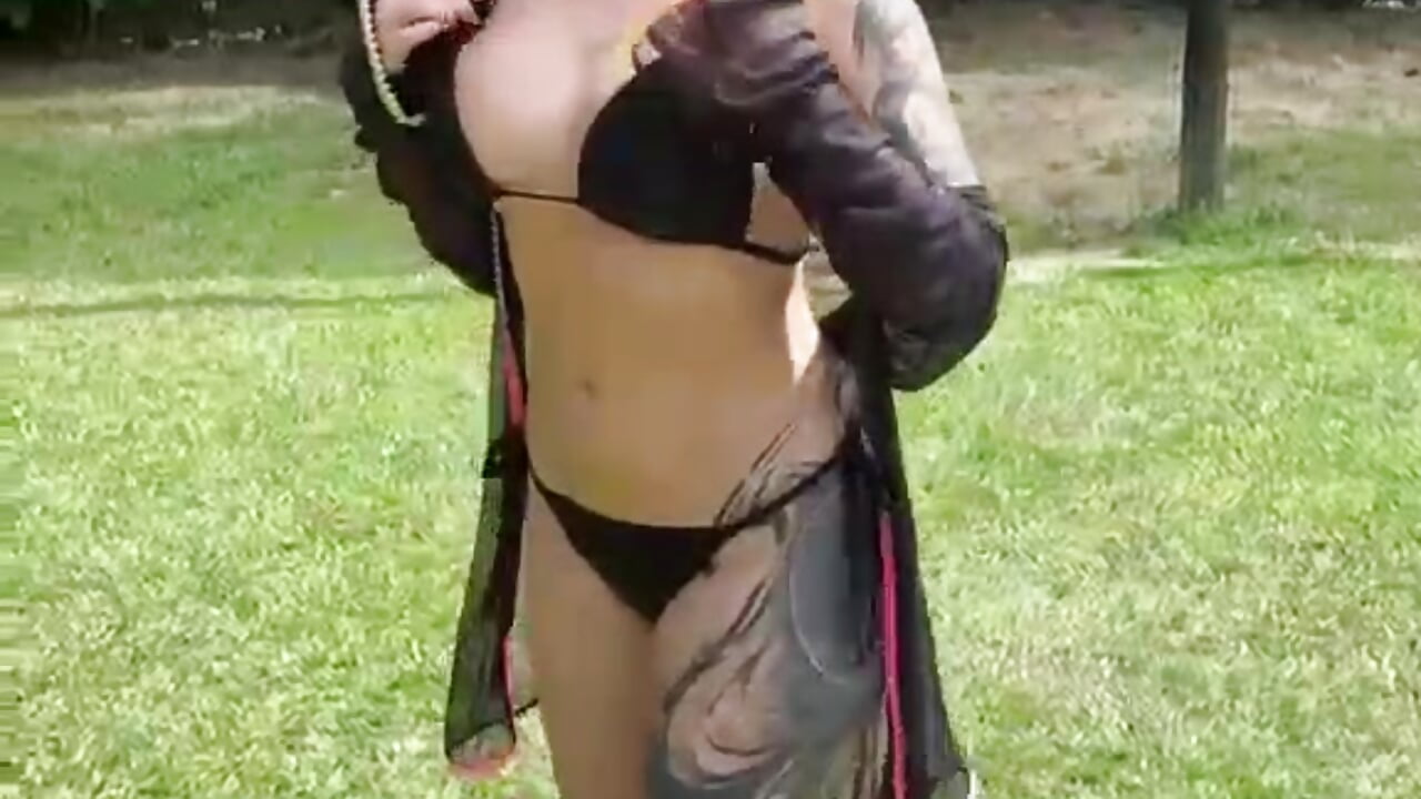 😏 Private pool party… only for the daring 🍑🍒😈🔥 – video af Amy_ruizz cam-model