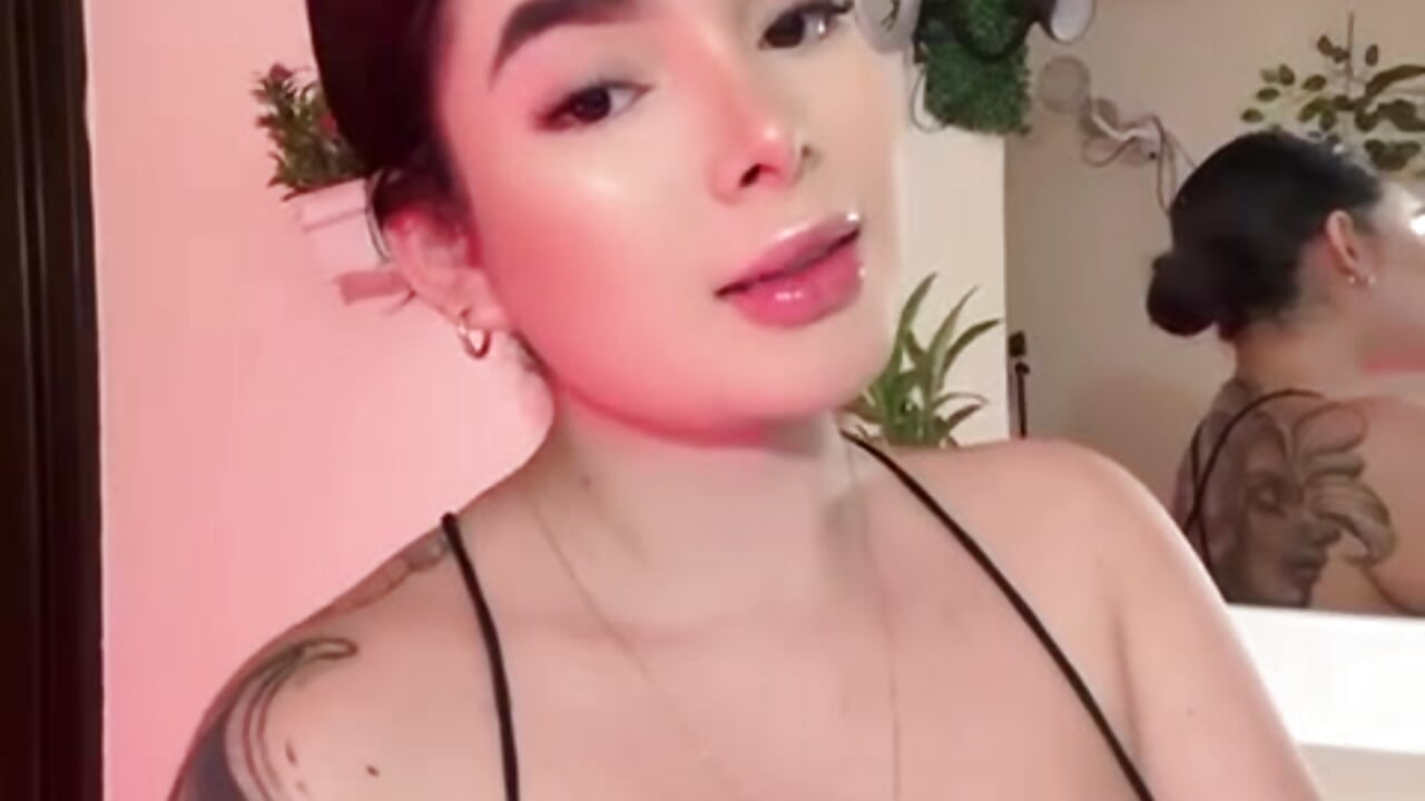 The queen of your fantasies is online🍒😍 - ক্যাম মডেল Amy_ruizz-এর ভিডিও