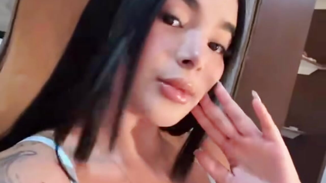 Today I want to be your distraction😍 - vídeo de la modelo de cam Amy_ruizz