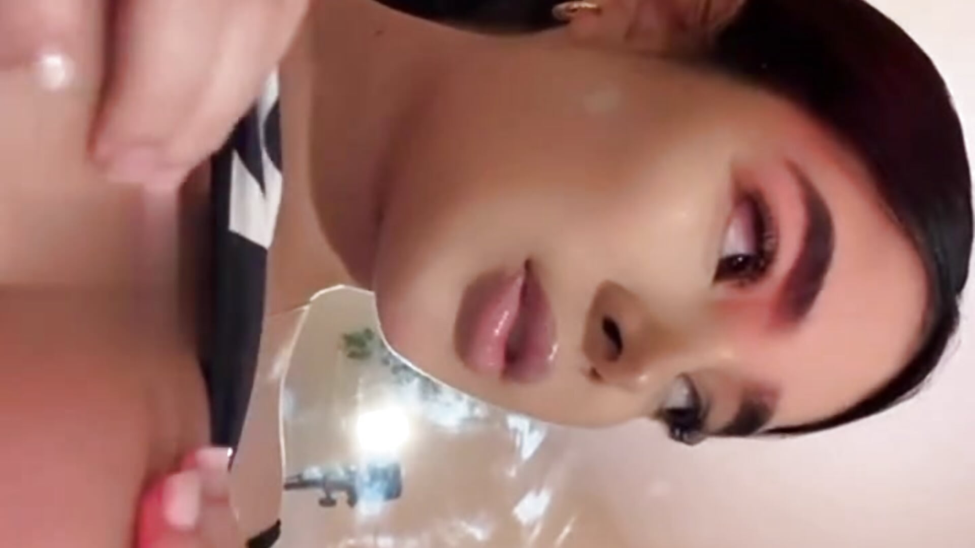 This view will obsess you 🍒😈 - video của người mẫu cam Amy_ruizz