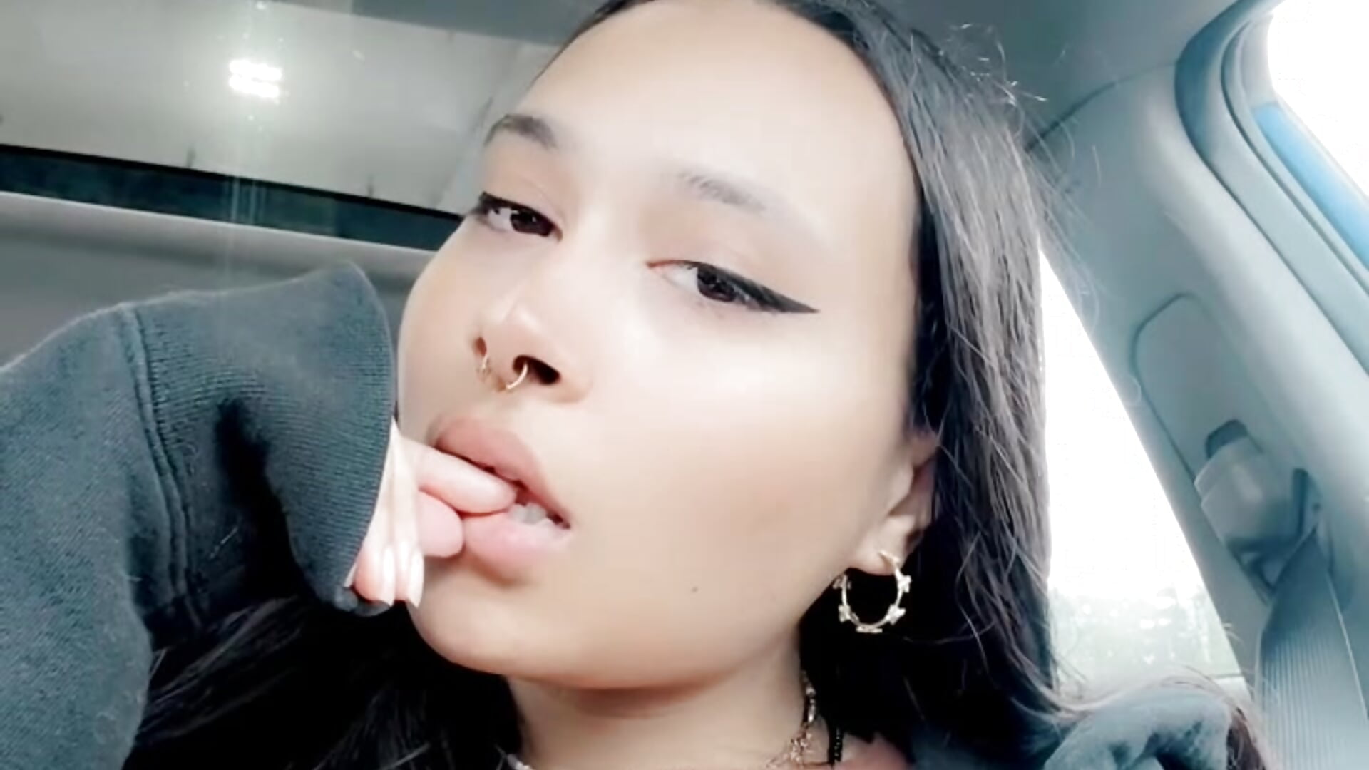 Sexy me - video by DaysieAfterDark cam model