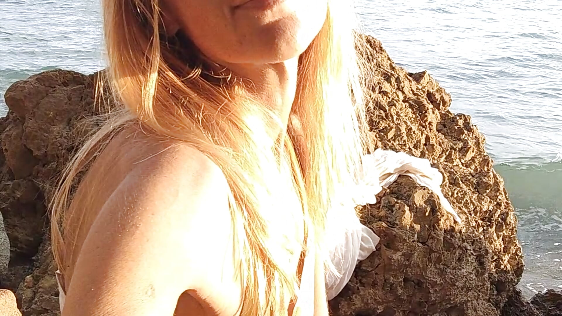 Outdoor streaming again – video modela na kameri LunaNatural