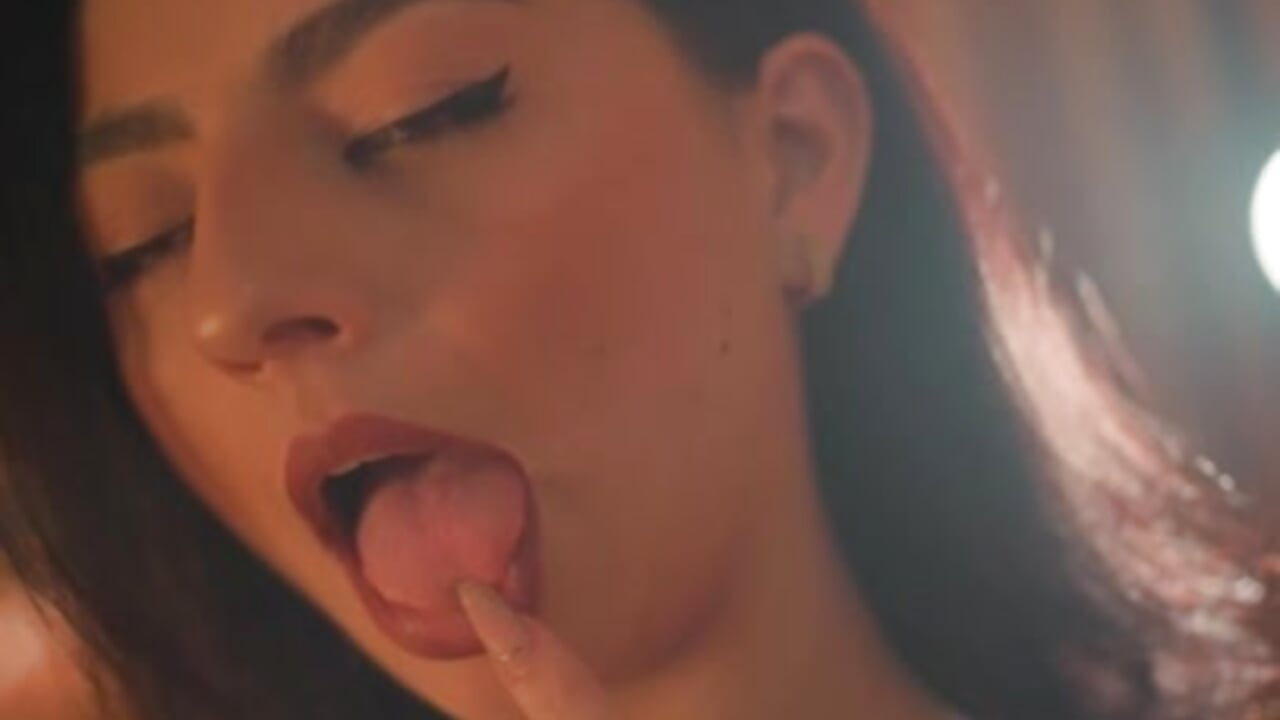 let yourself be carried away by seduction and pleasure - video by anntonella_watson cam model