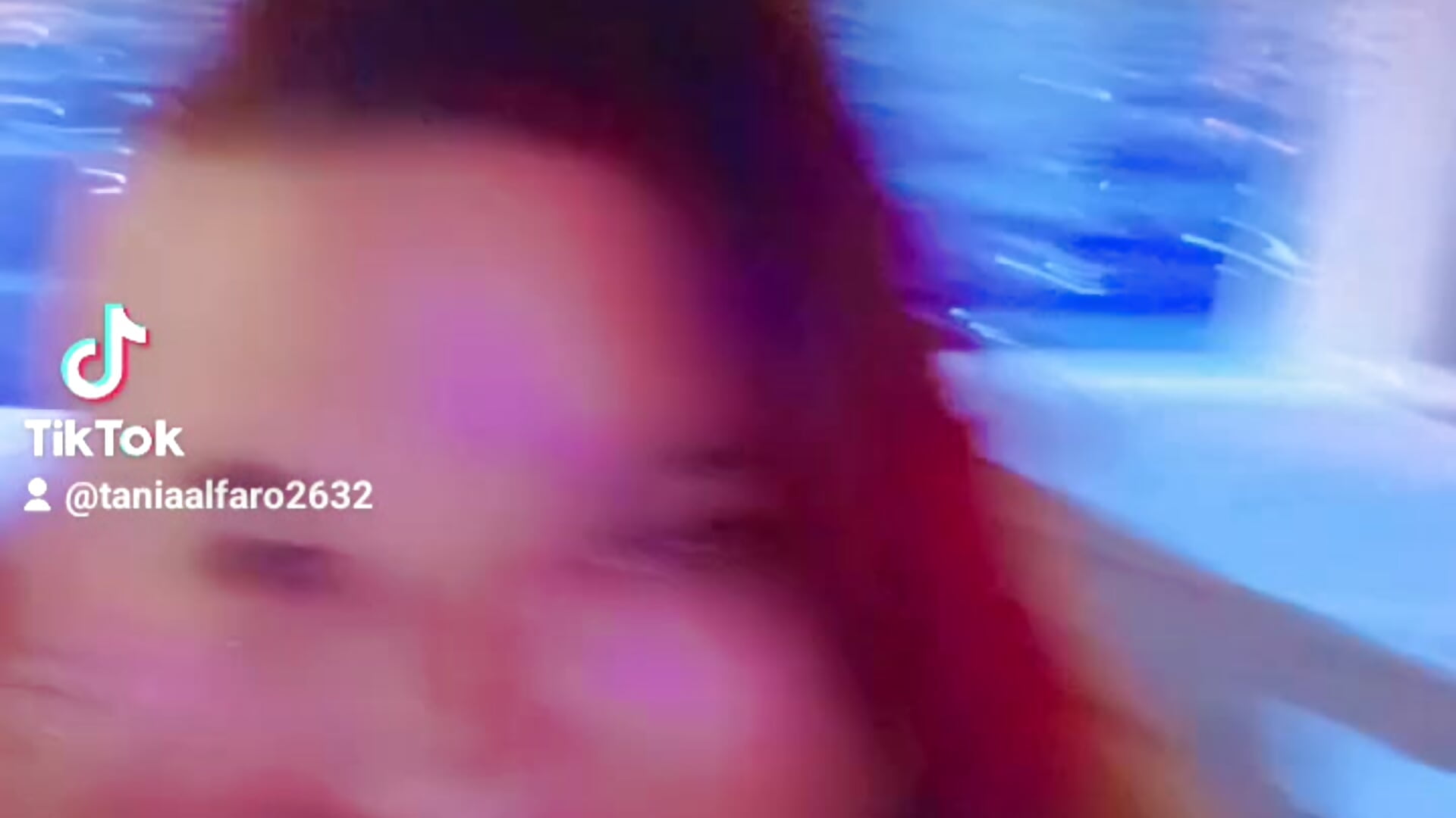 watermark-2026-03-12-203146780 - video oleh model kamera Kat_Valen