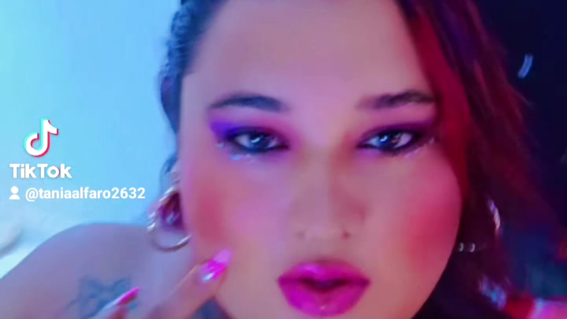 watermark-2026-03-11-165019576 - video của người mẫu cam Kat_Valen