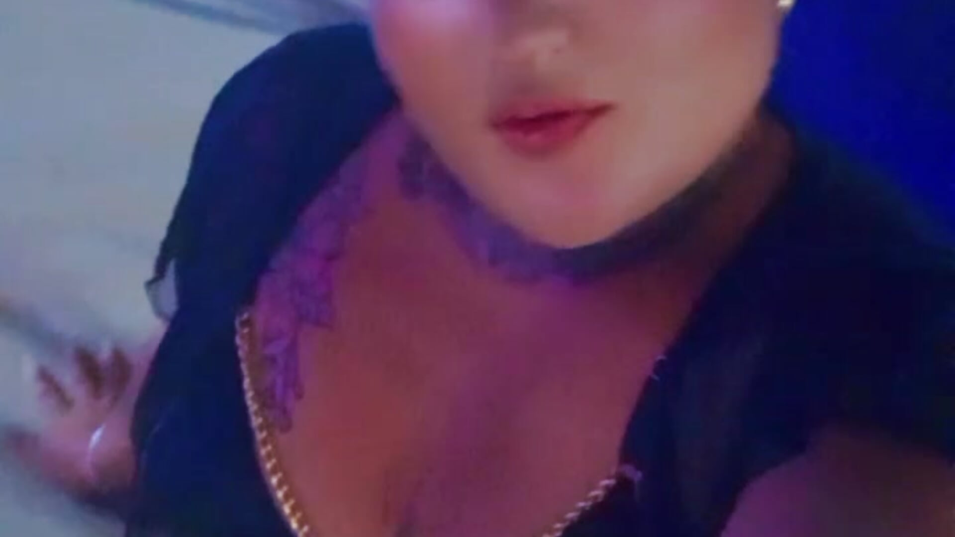 2025-10-09-204820547 - video by Kat_Valen cam model