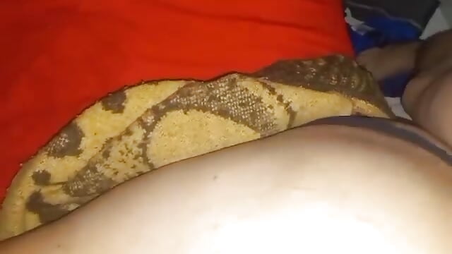 My cousin fucks me while everyone else is asleep - 視頻由 Kat_Valen 主播提供