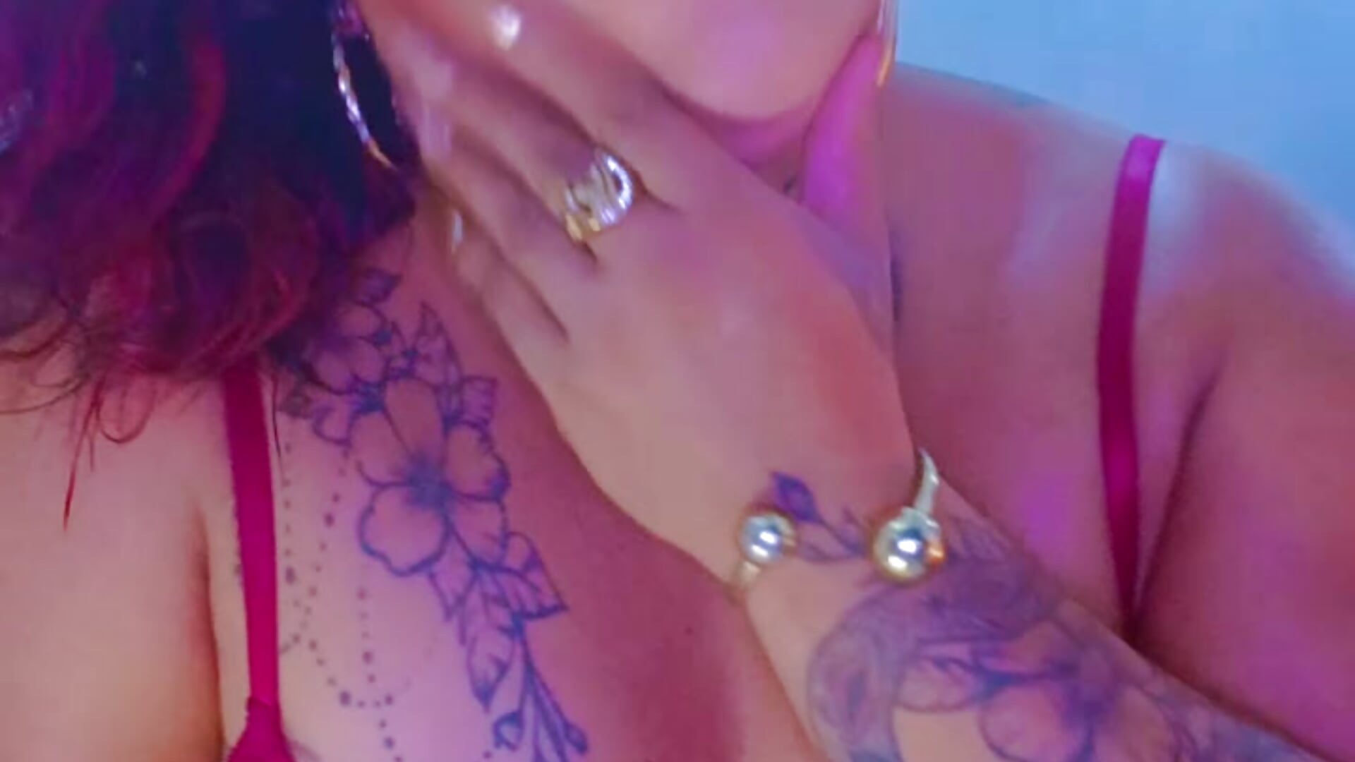 2025-12-20-172740961.mp4 - video by Kat_Valen cam model