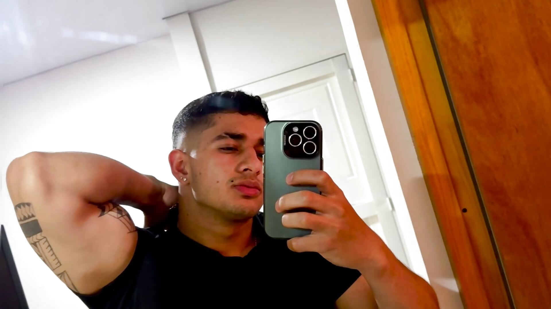 Welcome to my secret hideout 😈🔥 – видео вебкам-модели king_falconer