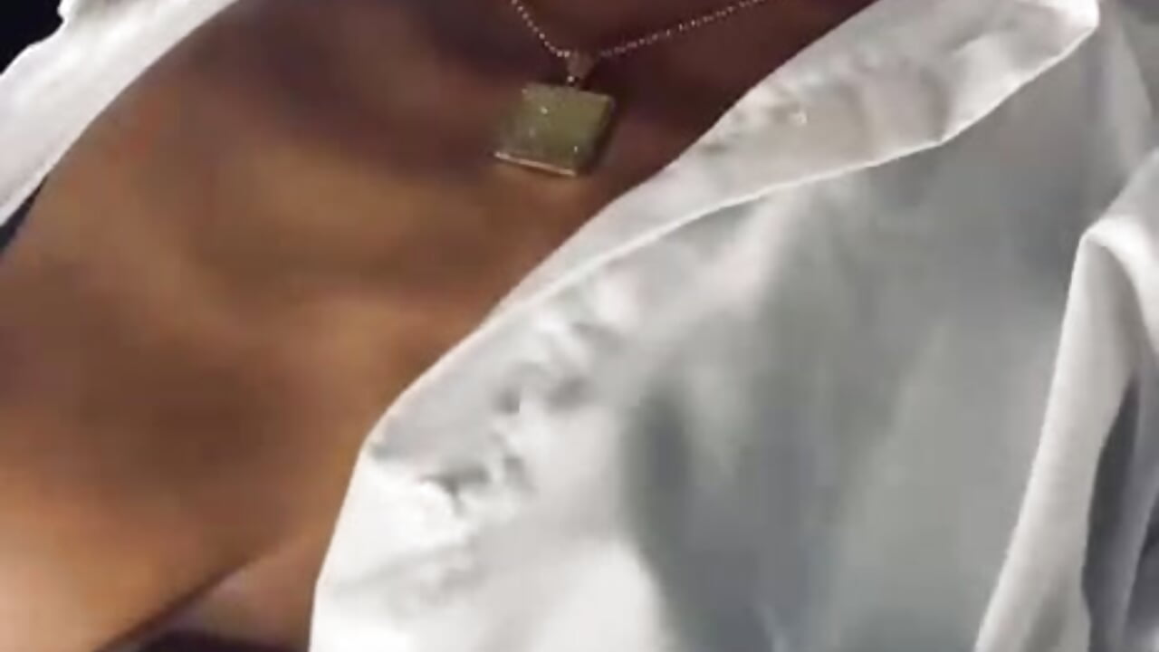 perfect body - video by kandy_bronw cam model