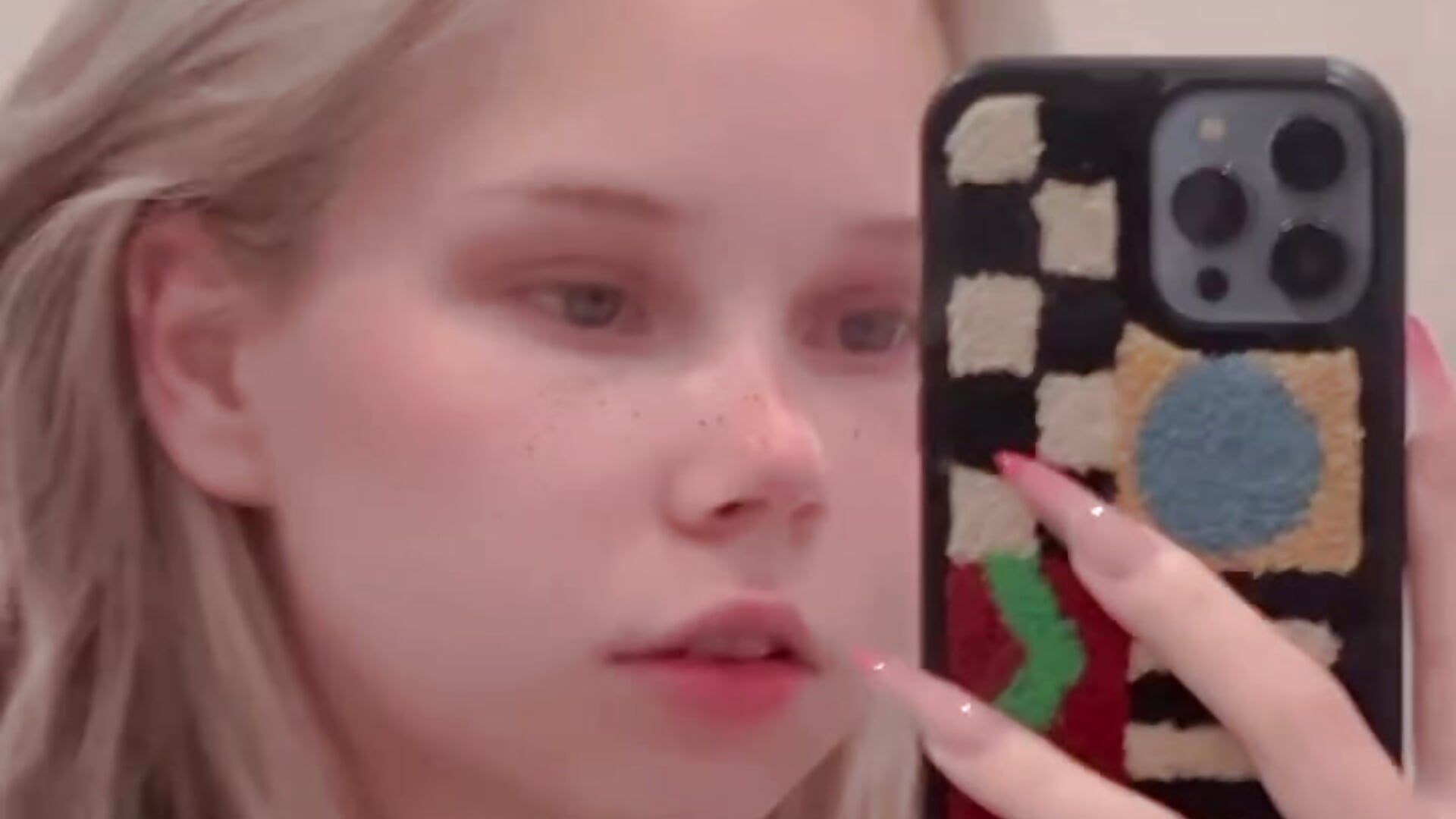 heey - video by girlllsooft cam model