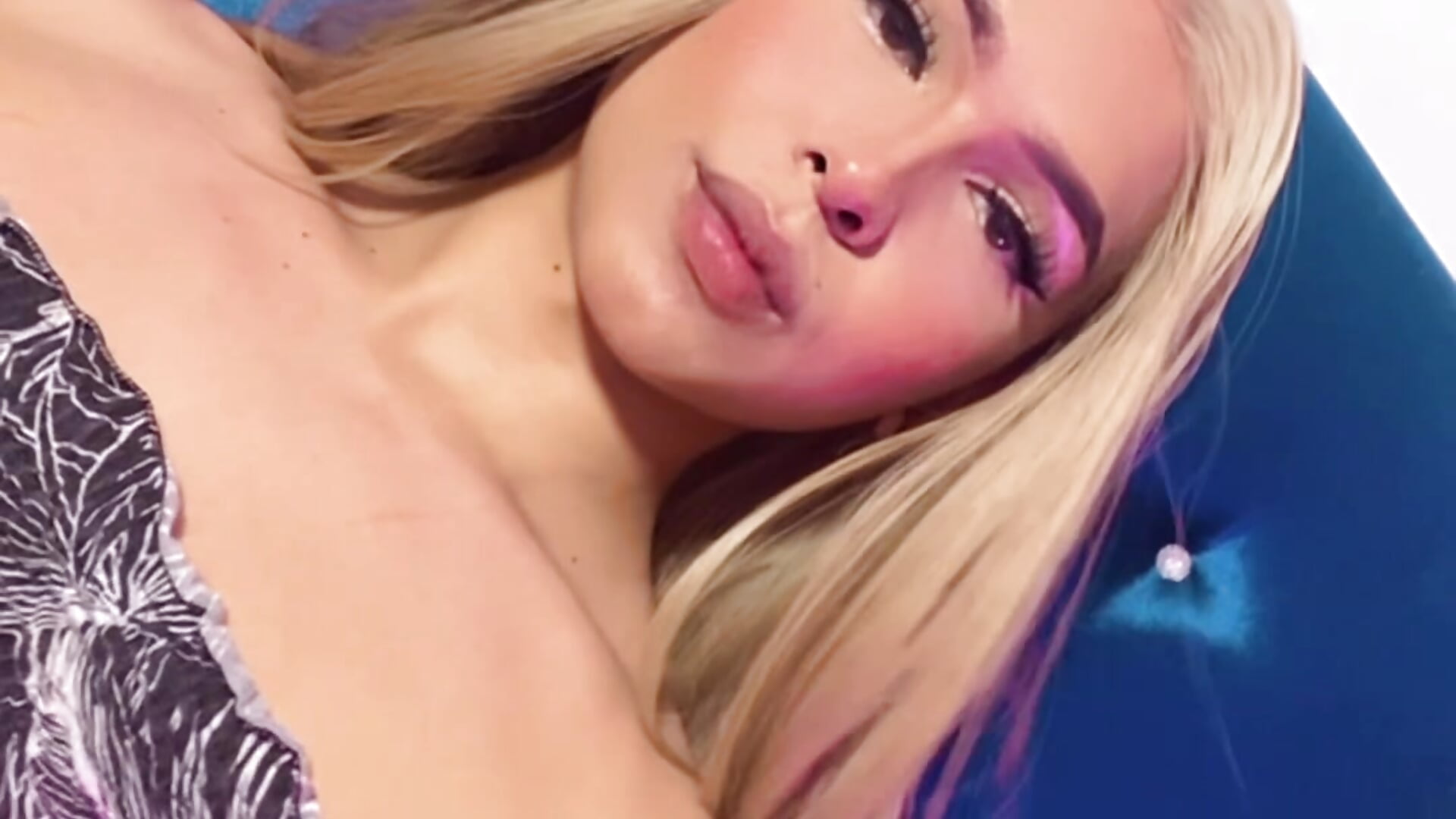 Blue - doll_celestets 캠 모델의 동영상