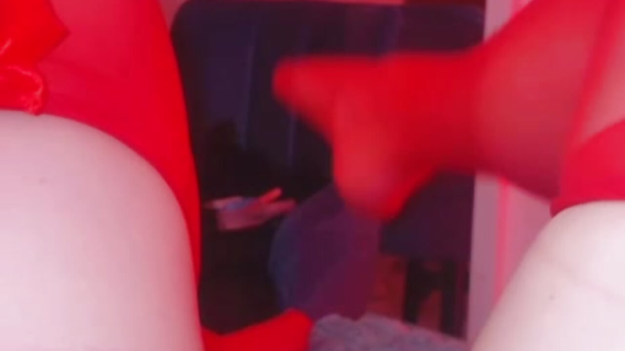 I would love for you to be here and rip off my socks 😈🥵 - video by Valeria_carter cam model