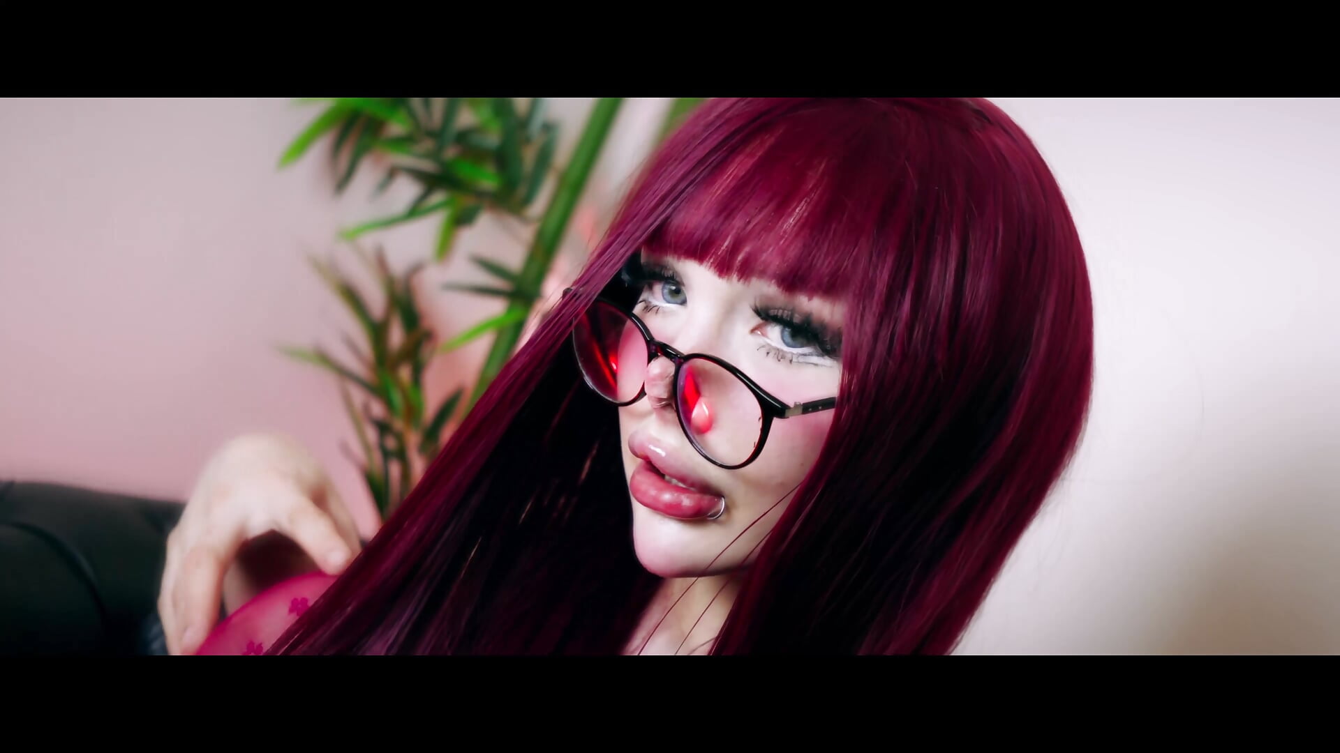 Sensual Scarlet - video by Scarbadgirl_ cam model