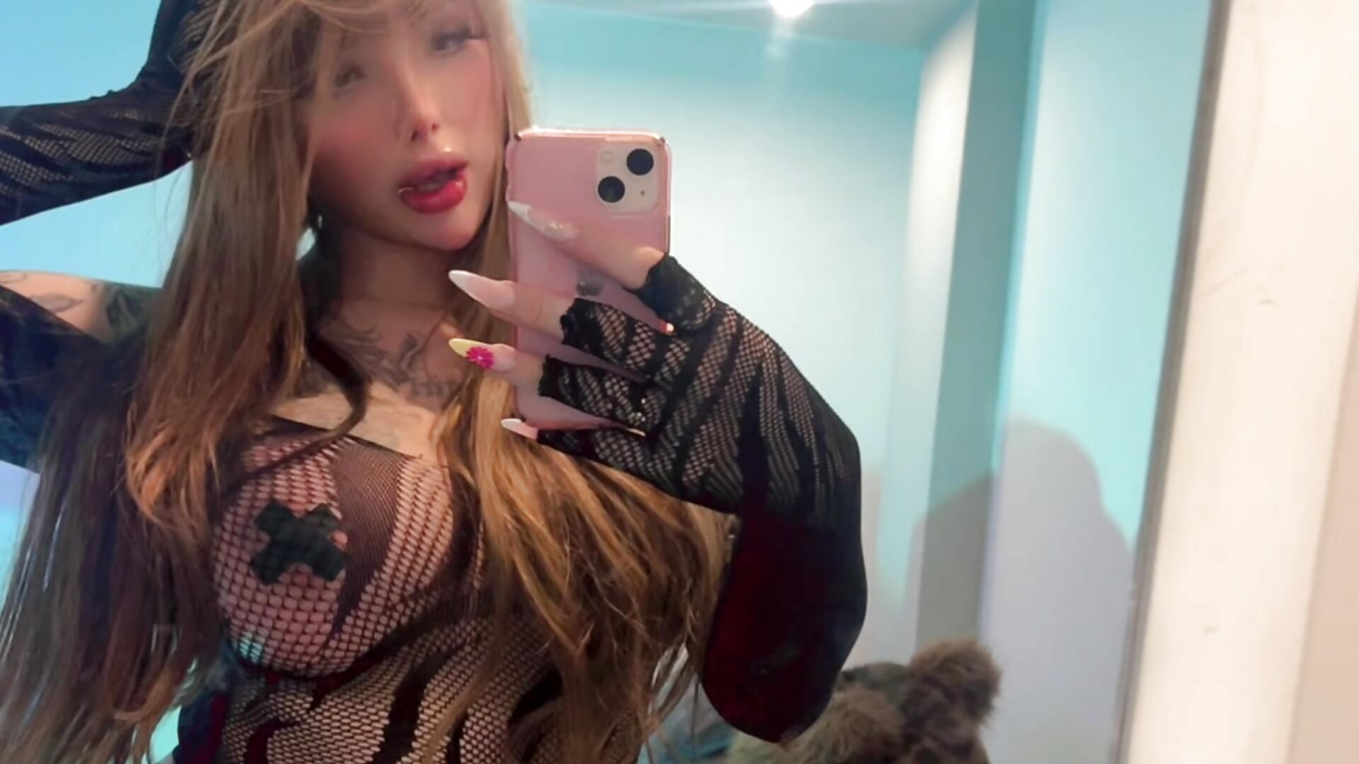 99c7603ddf9449f3b5273f61f7f15653 - відео від вебкаммоделі Scarbadgirl_