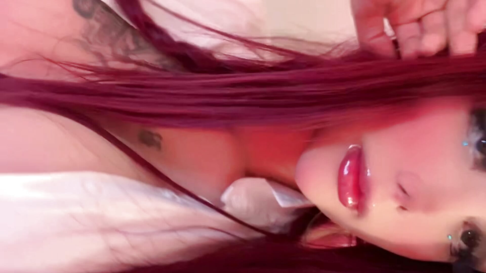 c88dab284f4246fca0d7e9658f78aea6 - відео від вебкаммоделі Scarbadgirl_