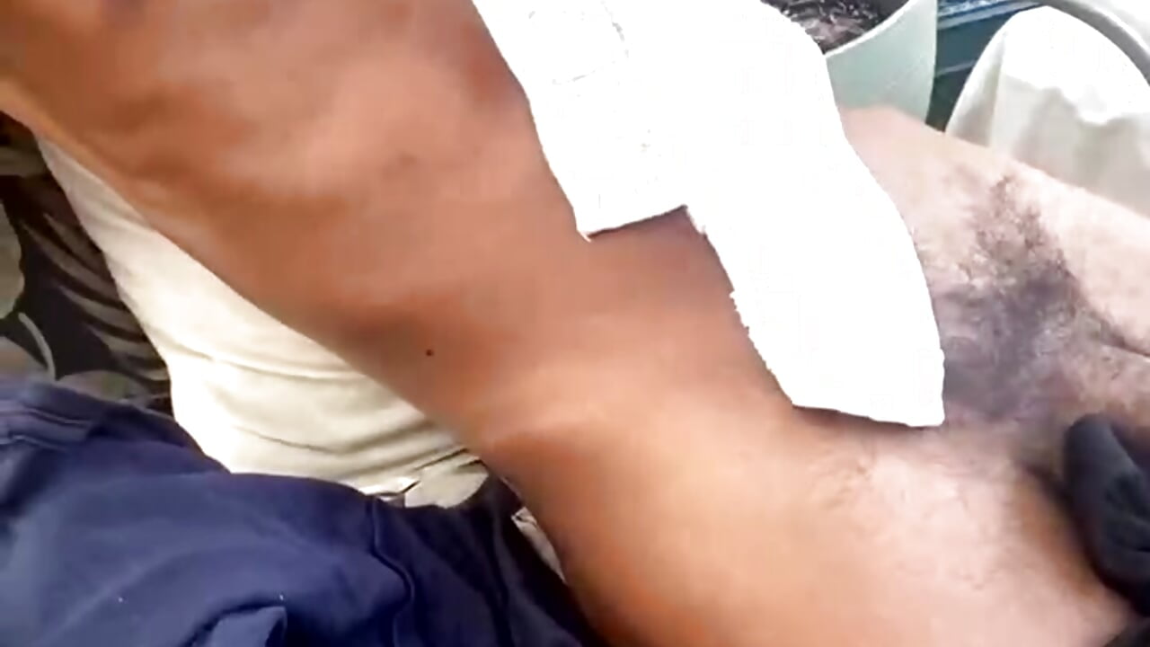 [22 JUL 25 @ 07:53] PUBLIC SHOW PREVIEW - fit naked lad in backyard showing off his toy  - enjoy! - johnny_sutra 캠 모델의 동영상