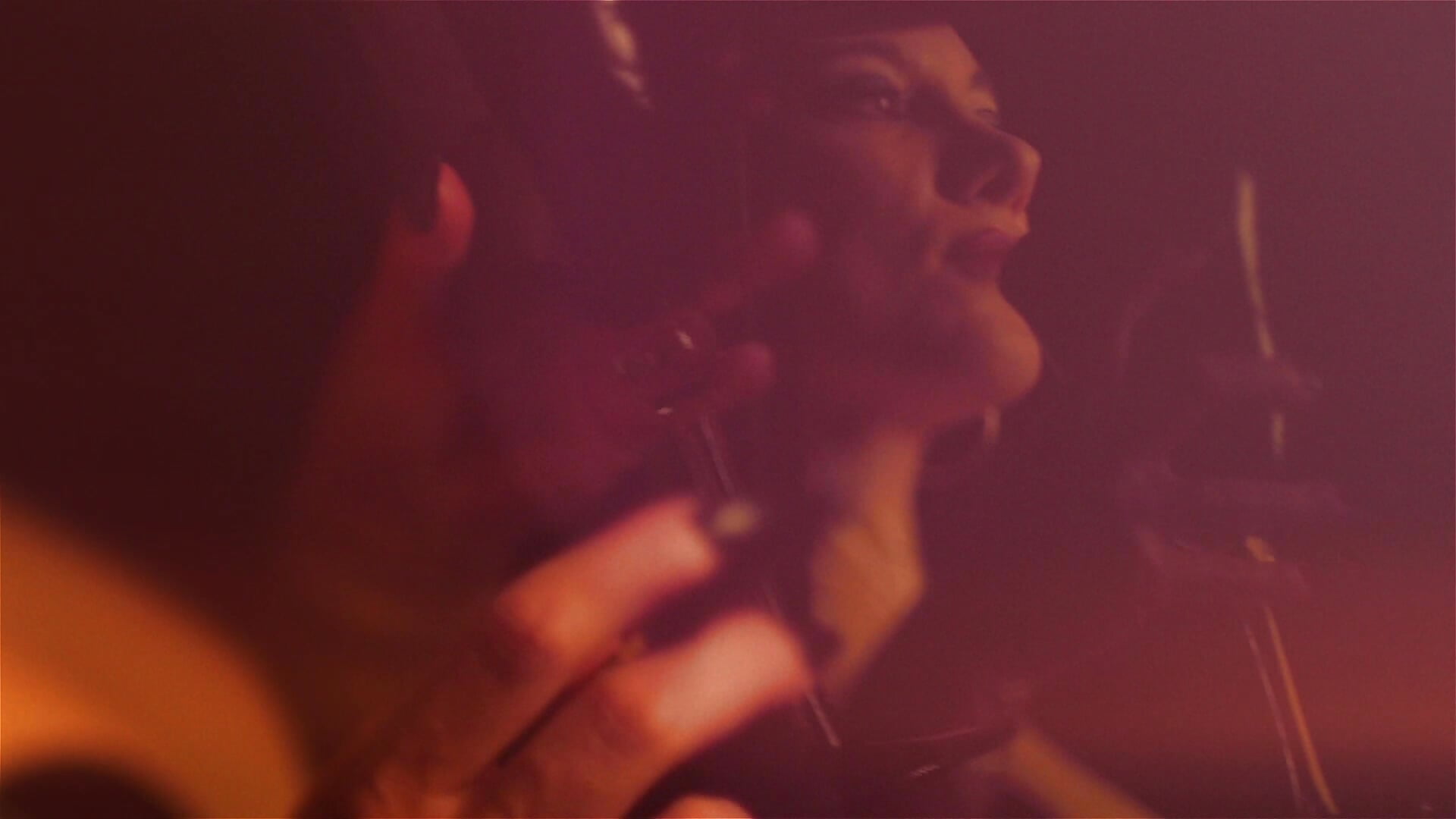 Obey Your Queen - video di MistressWanda modella di cam