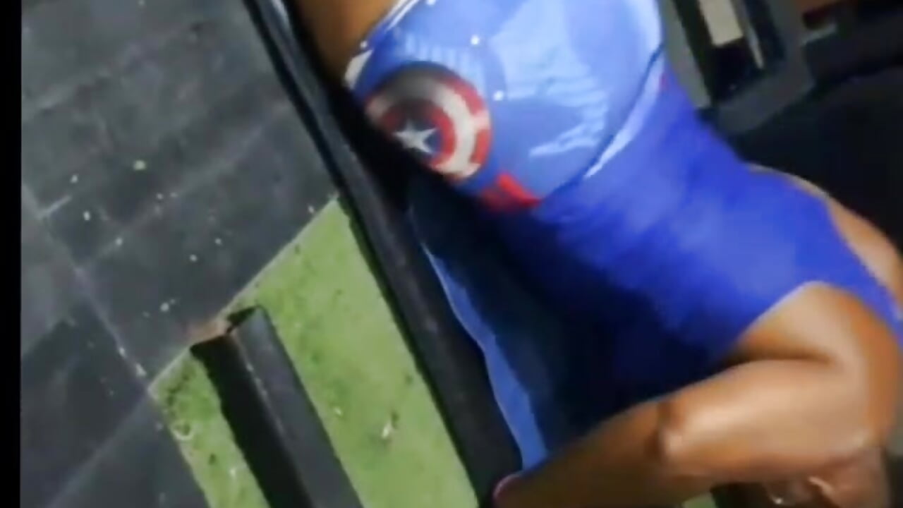 HOUR POWER 💪🏾 😎 - video by VikysDavis cam model