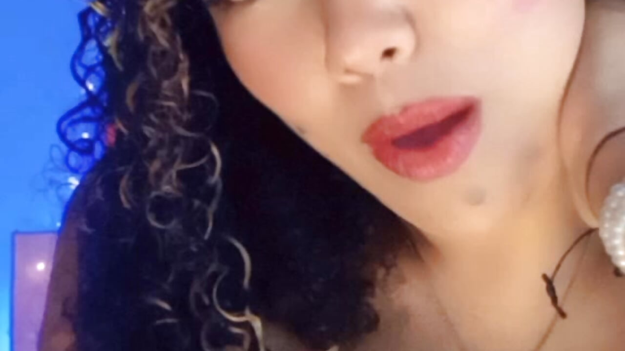 🦋✨ - video by katherinnyazz cam model