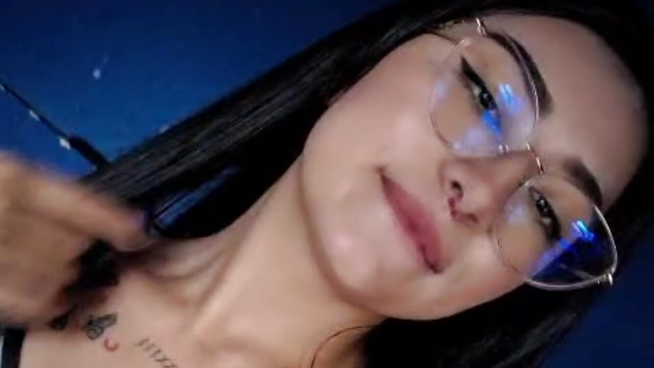 Singing - video by shantaal_24 cam model