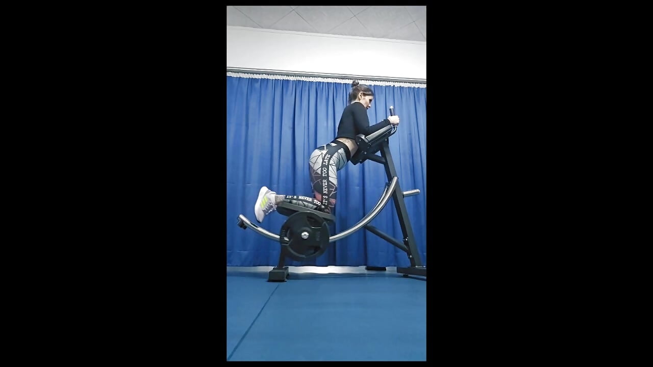 𝑌𝙤𝒖 𝒎𝓪𐒋 𝑏𝓮 𝑤𝙤𝓷𝒹𝓮𝒓𝓲𝓷𝓰 𝑤𝒉𝓪𝓽 𝓘 𝒹𝙤 𝓲𝓷 𝒎𐒋 𝓯𝒓𝓮𝓮 𝓽𝓲𝒎𝓮 🧨 - video by SeductiveMom cam model