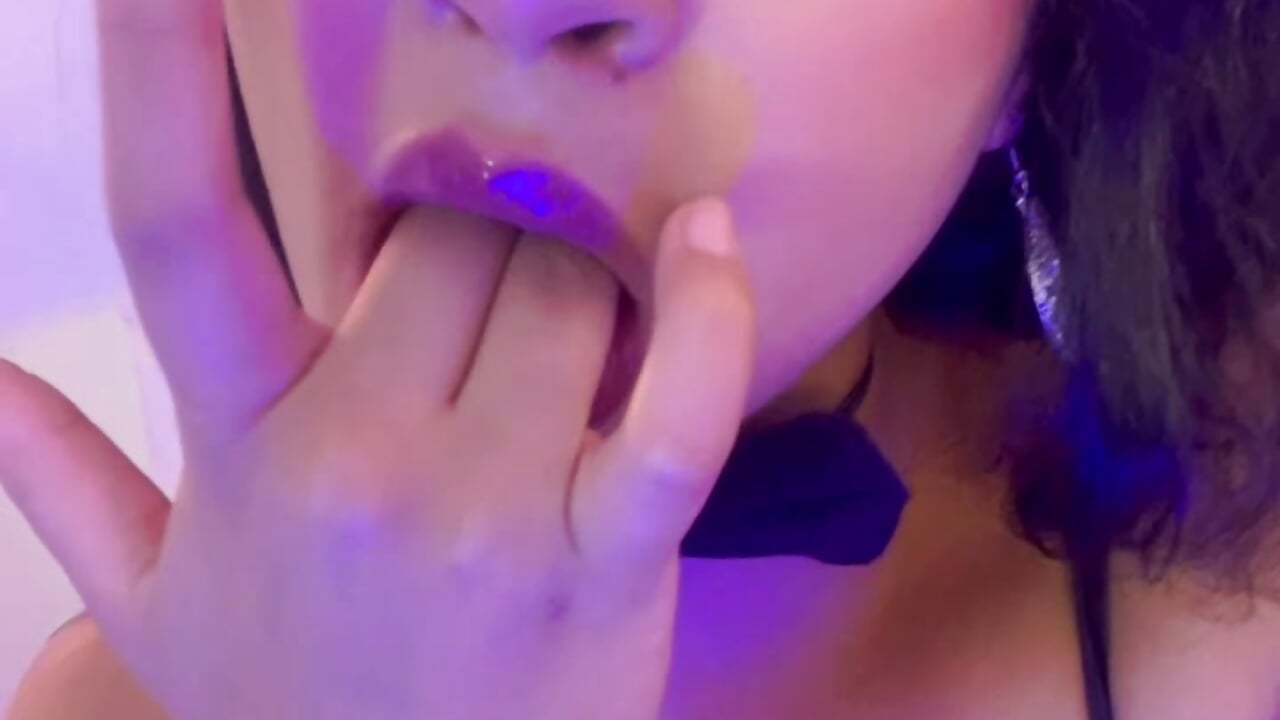 Ema_piercings - video by Emadelacroix cam model