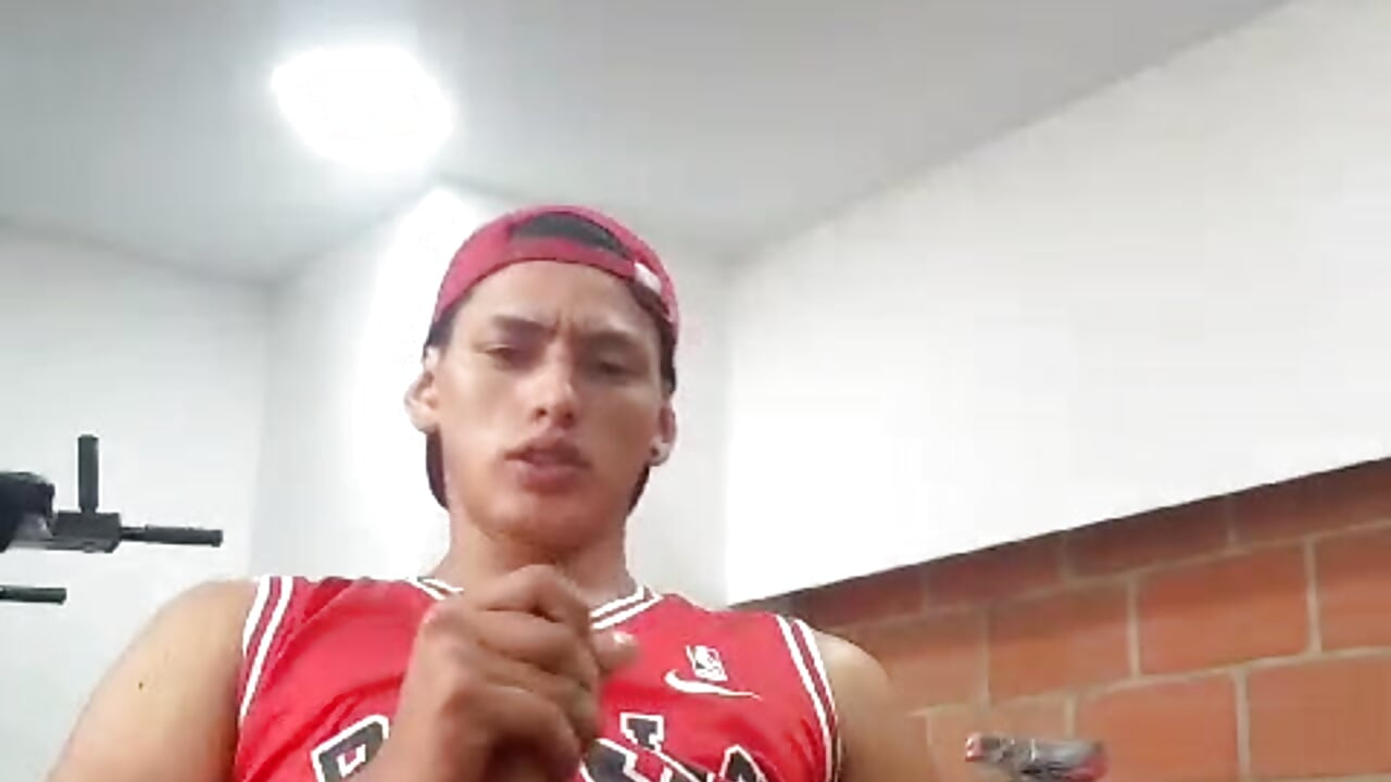 Semen en el gim 🥵😈🧢－カメラキャストのHiroshi_Shenの動画