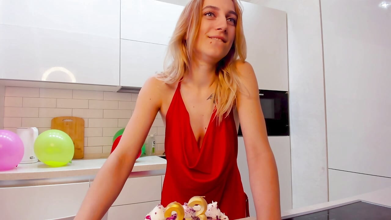 Happy birthday to me!🎀 – видео вебкам-модели graseflower