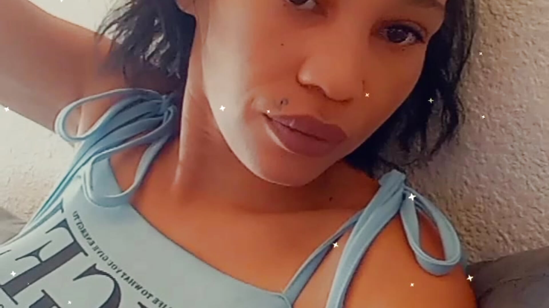 Lola au réveil - video by Oulola777 cam model