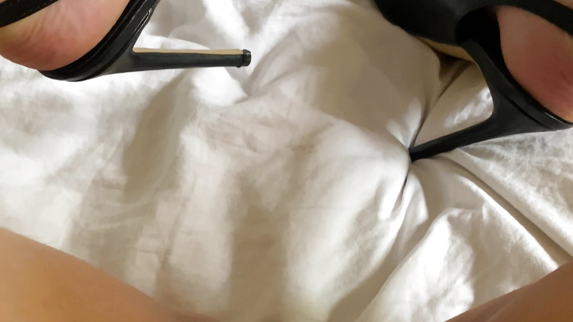 Pussy spread and heels 👠 🐱