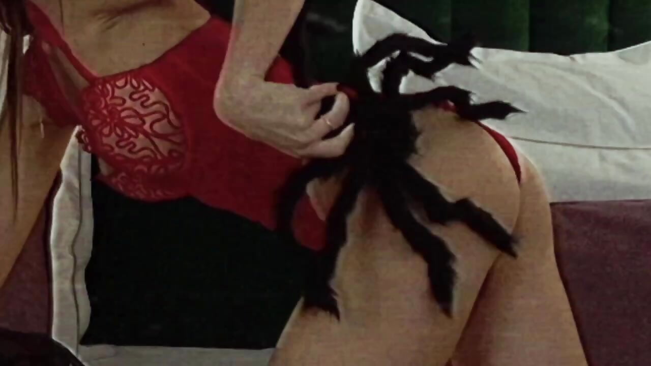 Happy Halloween - video by KatherineJan cam model