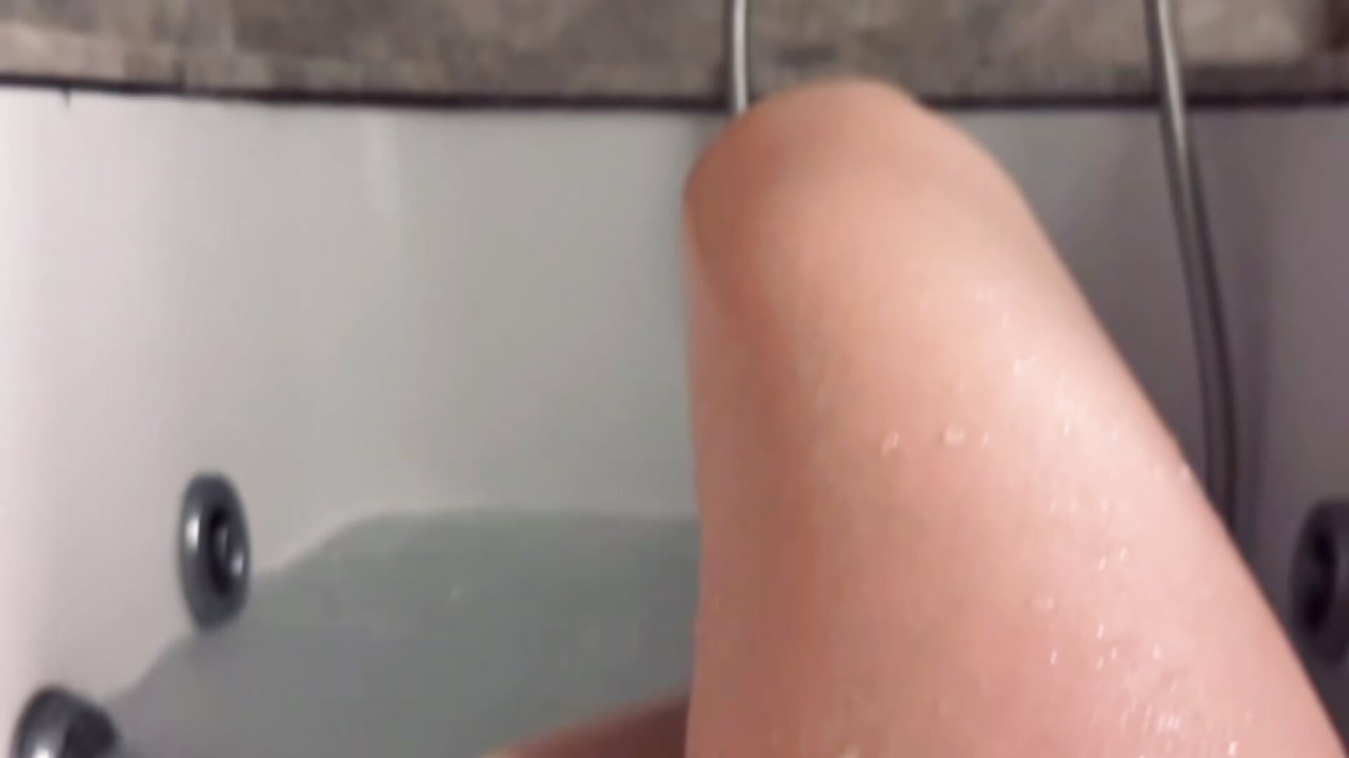 FREE - فيديو من Bustygoddessx موديل الكام