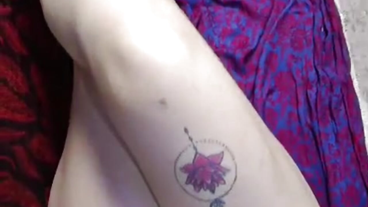 tatto y my body - video by queemking cam model