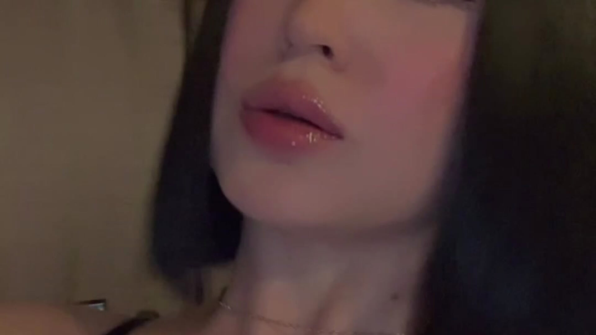 00B3B9E4-0487-4998-A164-435B47A8362D - Video von zamilav Cam-Model