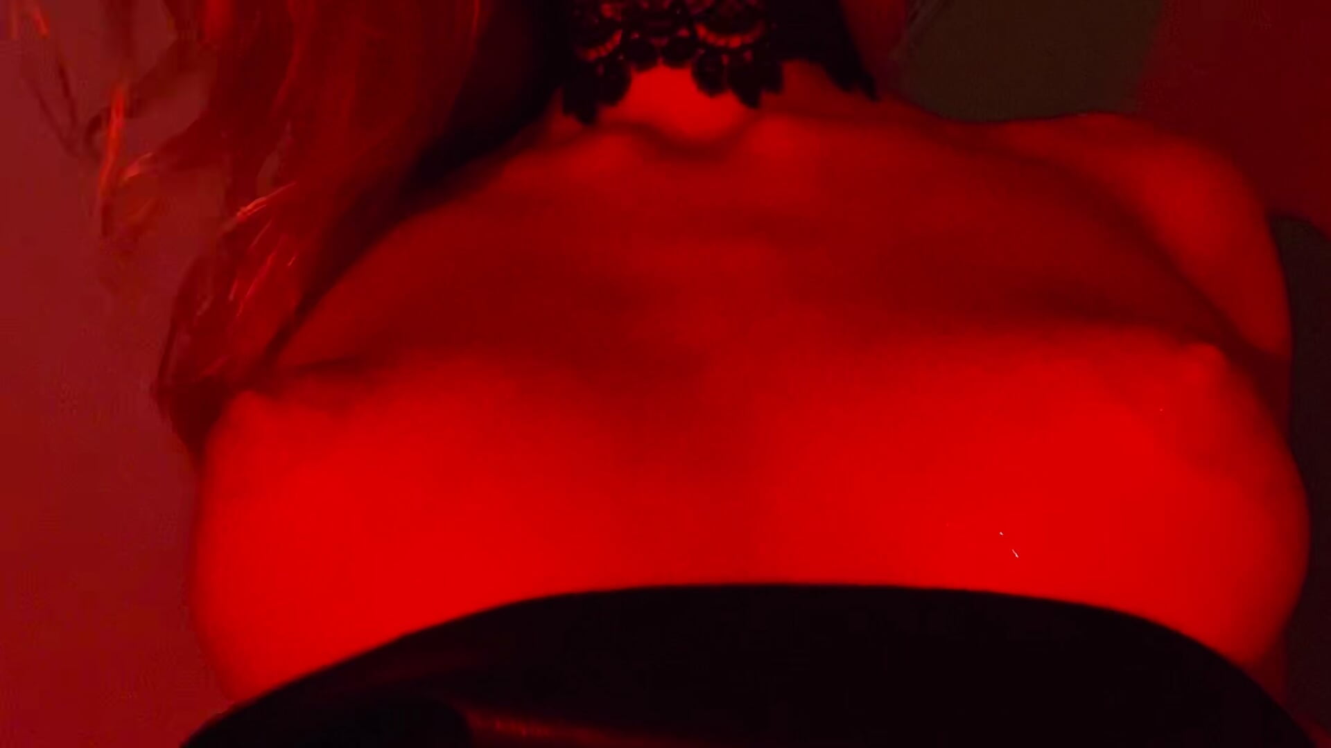 show boobs - video by Scarlett_Sweet054 cam model