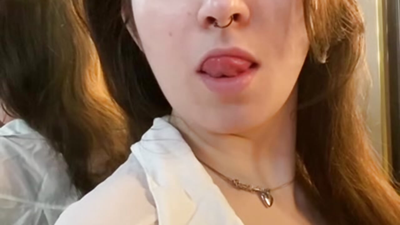 Let’s see if you can keep up with my sparkle! ✨ - video by ConstanceBeames cam model