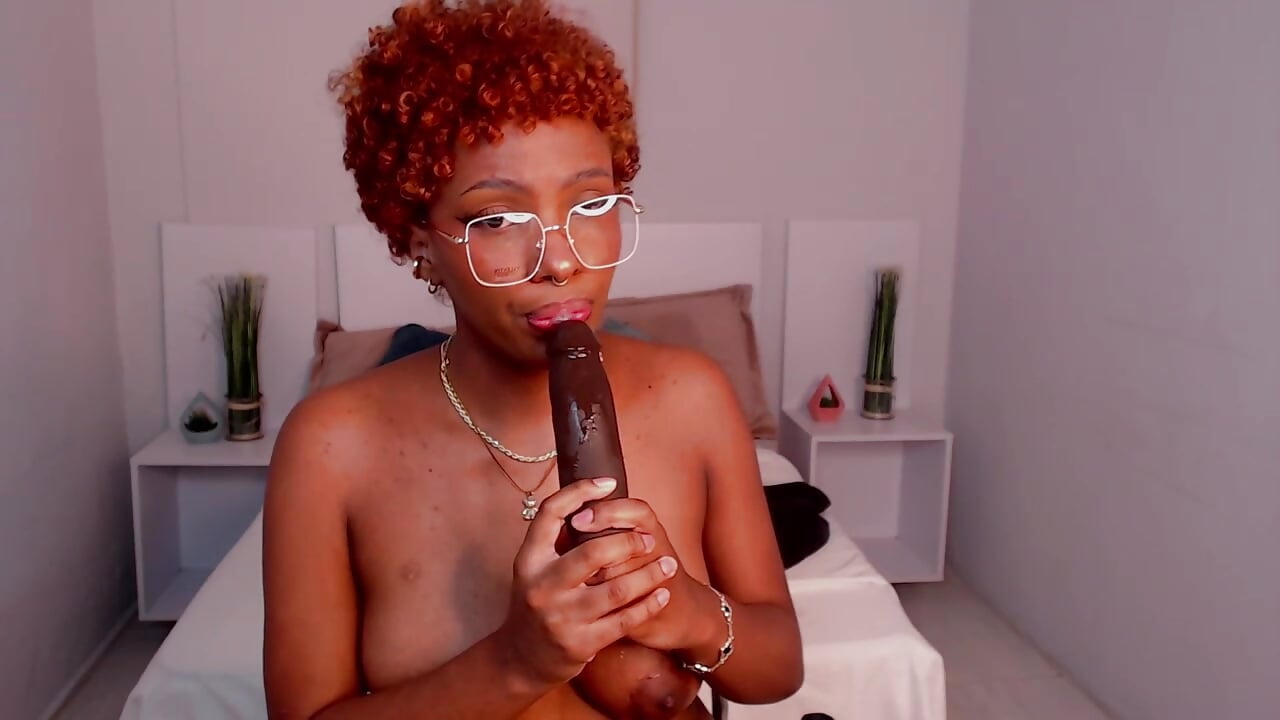 dildo bbc in me 🍆🍆 - video by lianna_dixonn cam model