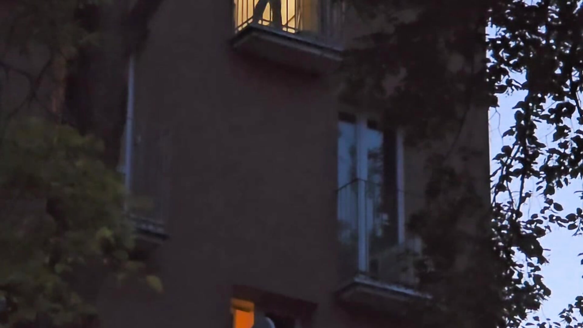 Dancing naked on a balcony 😇😇😇 - vídeo de la modelo de cam Eveline_Beauty_Kitty