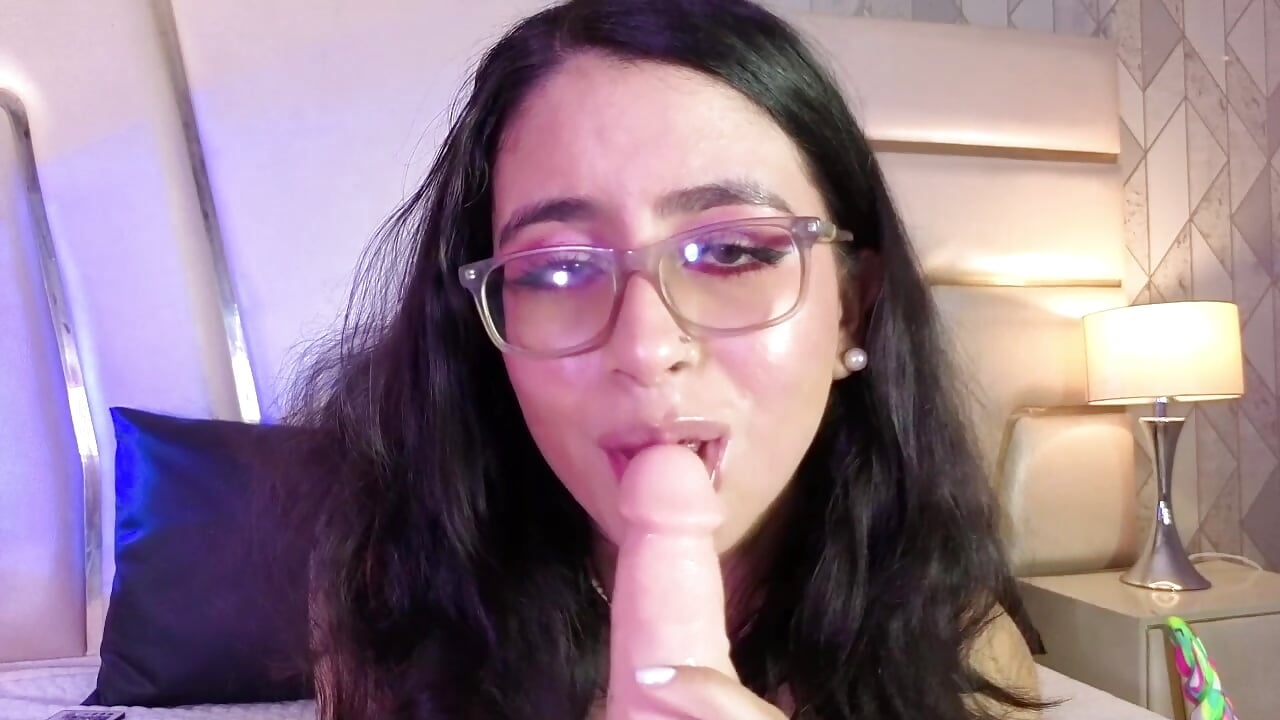 I made your cock wet by stripping for you! - LiLLiAnderson 캠 모델의 동영상