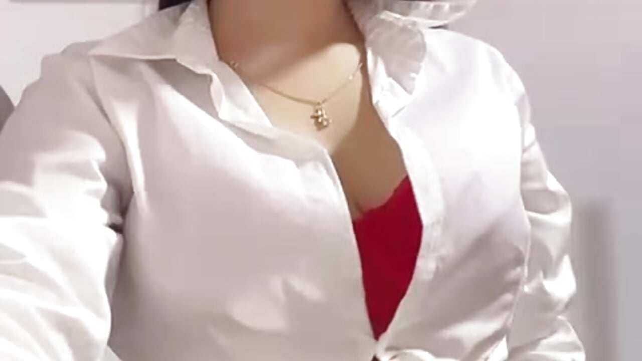 SERE YOUR FAVORITE SECRETARY aww😘