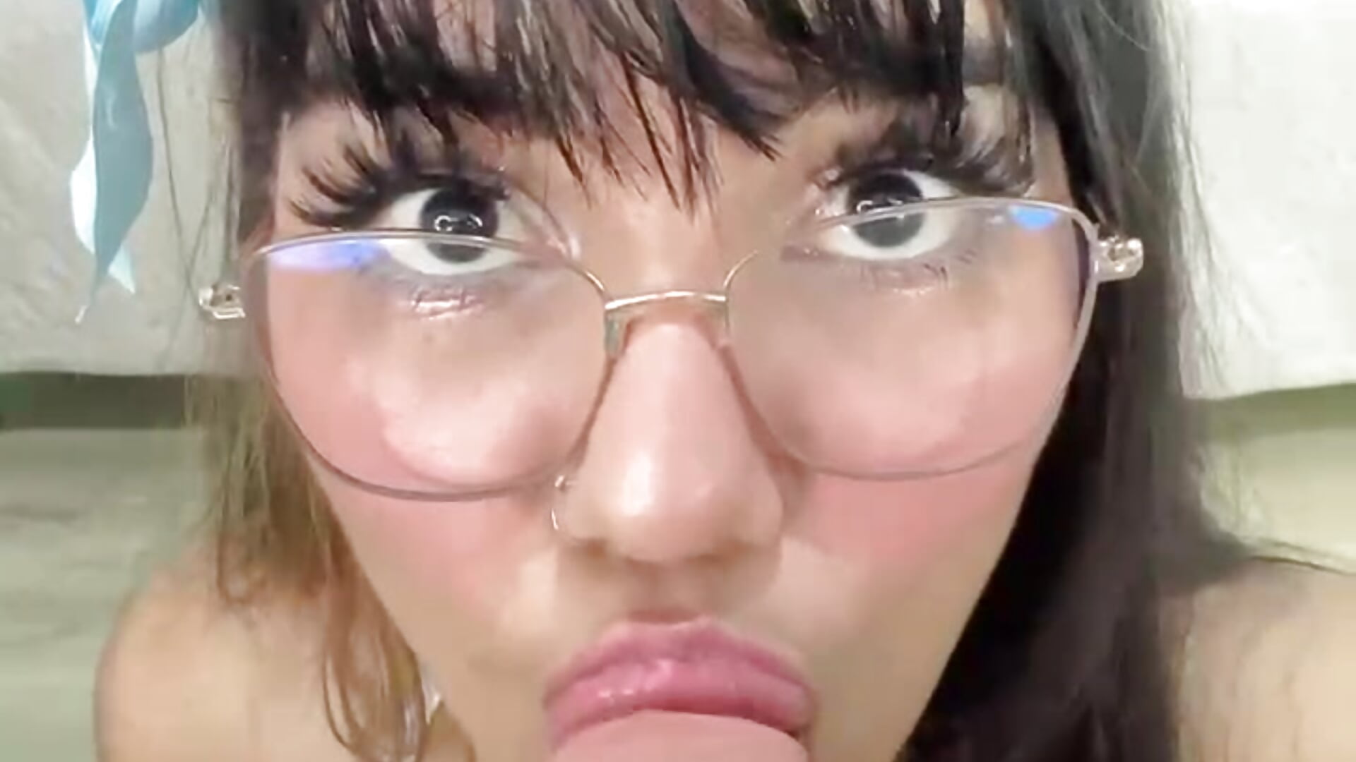 Would you resist? check it out in my full BJ videos - video van isabel_jaames cam-model