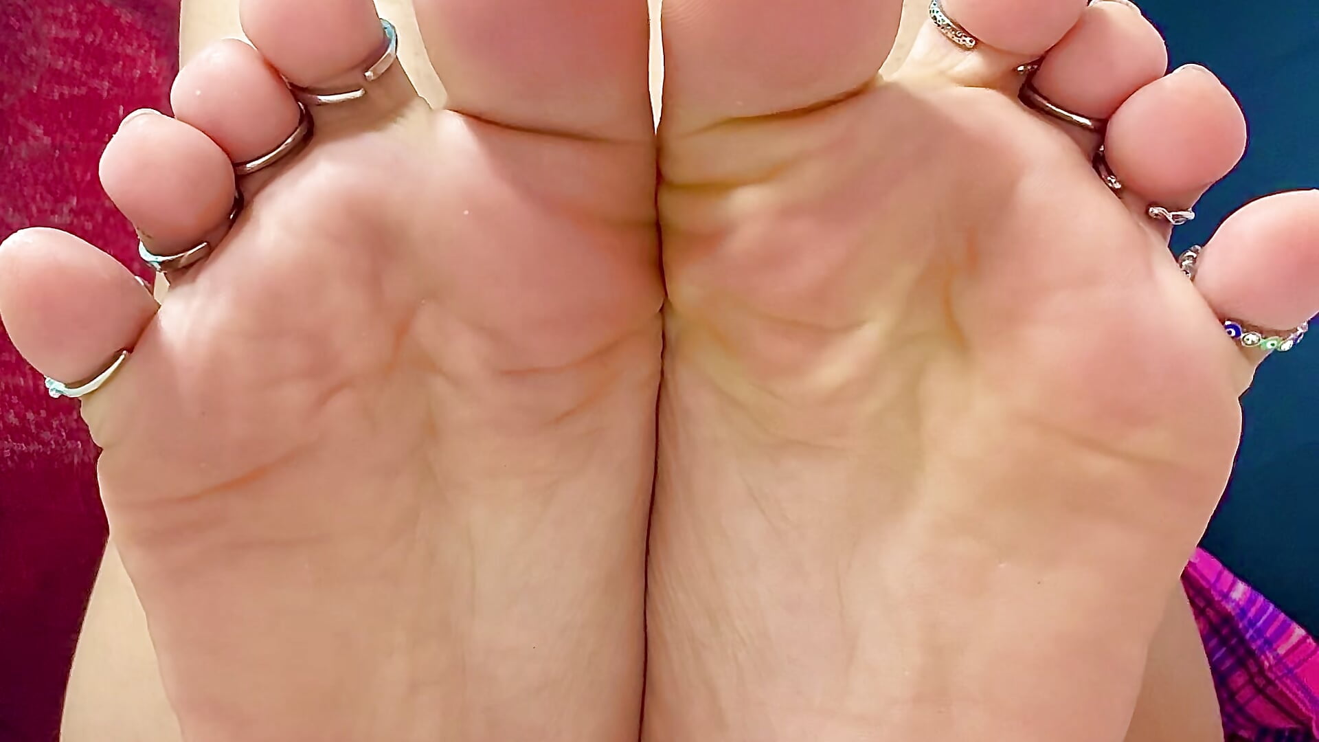 NUDE FEET and total softness – video modela na kameri isabel_jaames