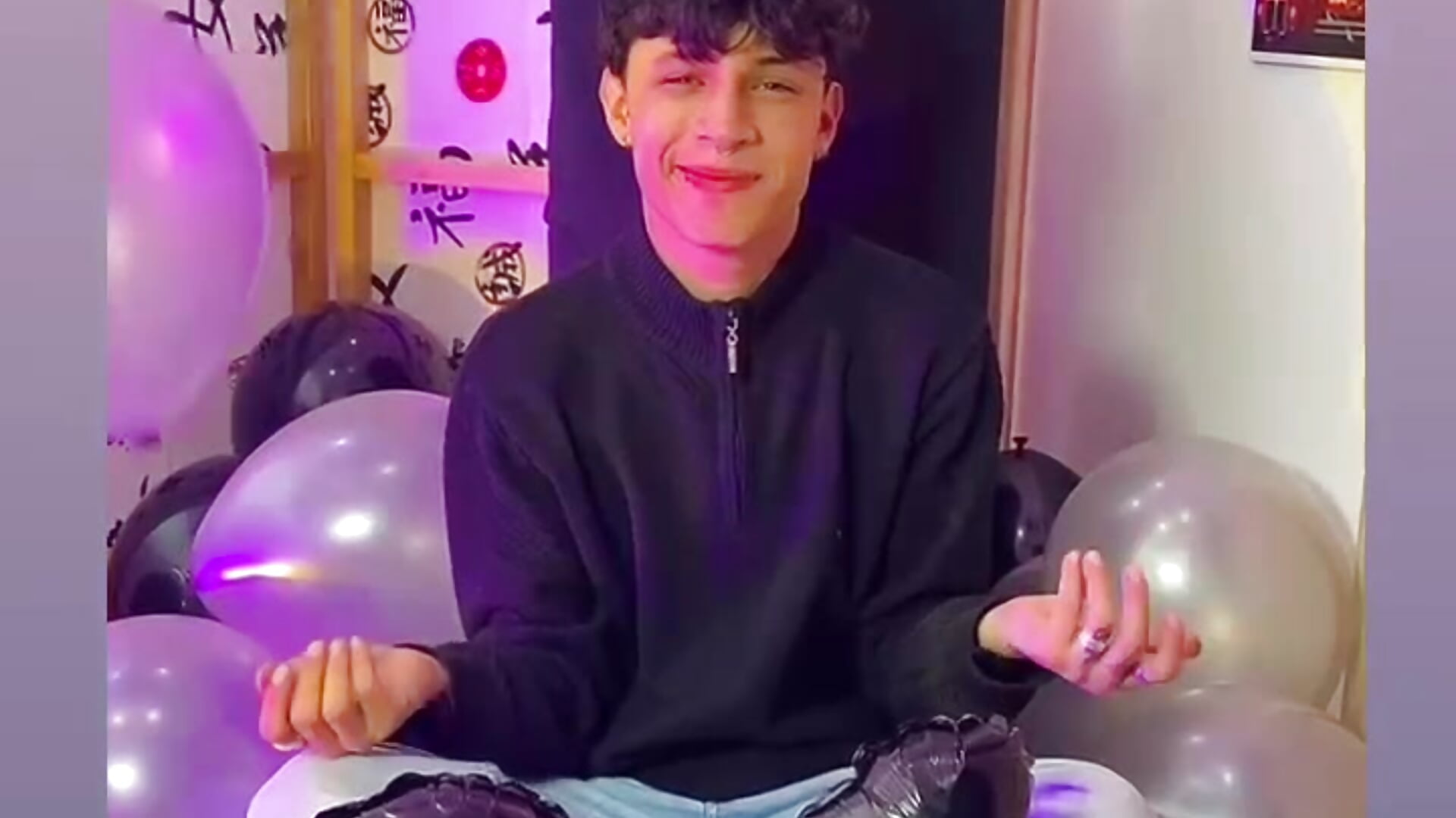 I hope your desire when blowing the candles includes a long, intense night ... and with me - vidéo du modèle de showcams Axel__Evans