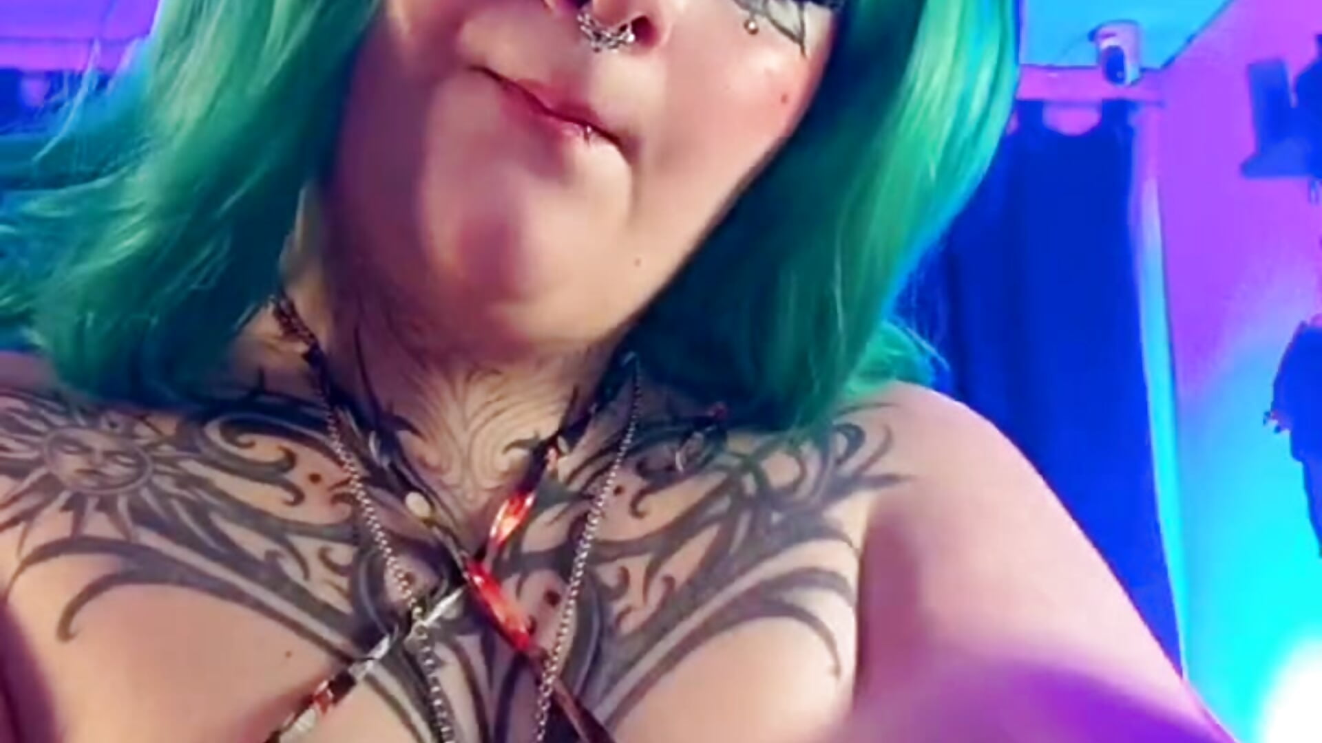 Busty fairy 💚 - video Mariana_velezz kameramallilta