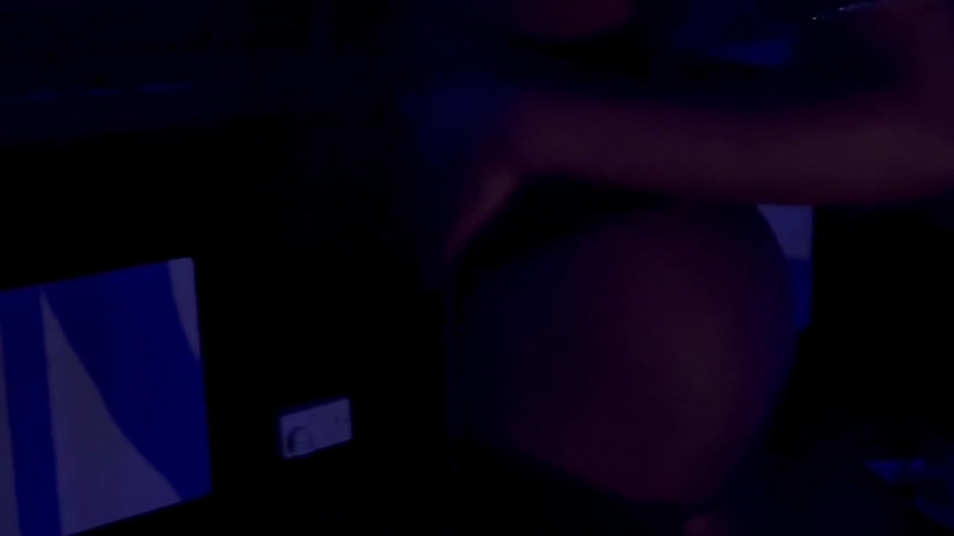 Pole Dance - video by callmebbydior cam model